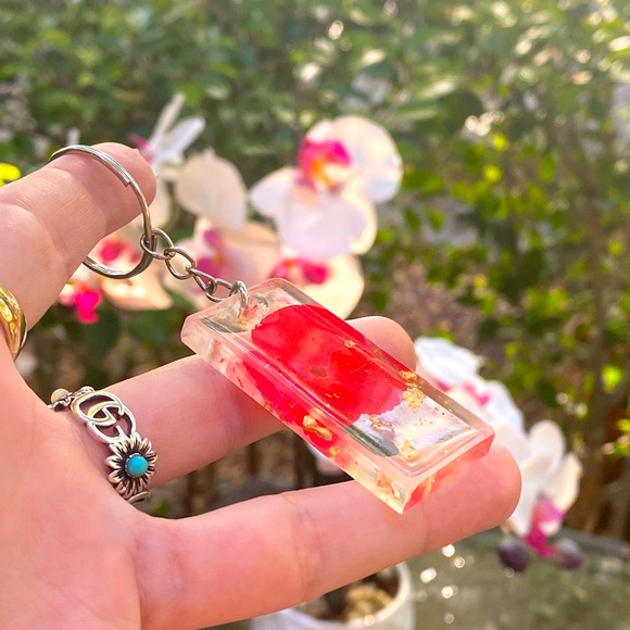 Pack of 3 Flower Resin Keychain Mystery Bundle - Picture 9 of 13